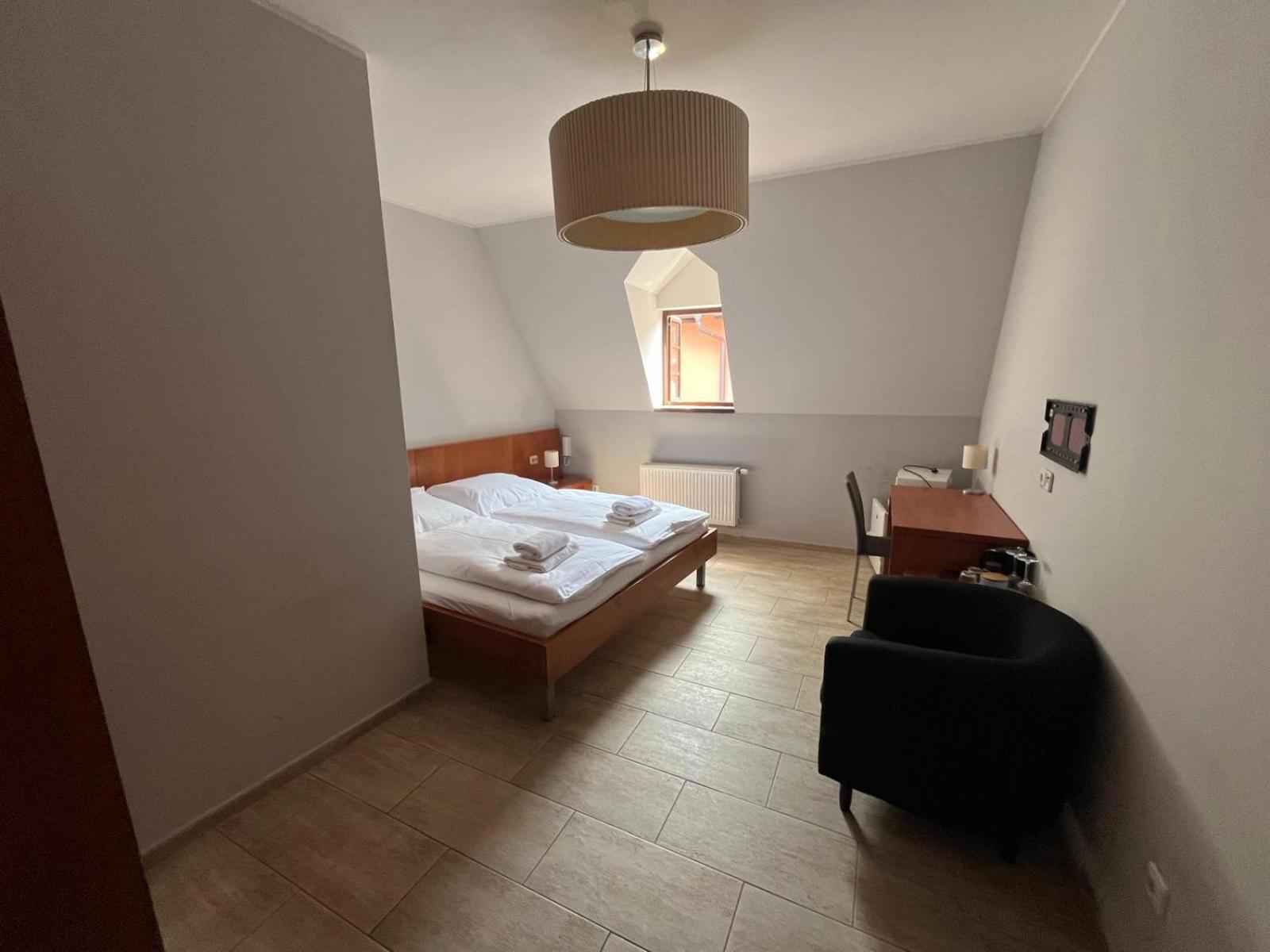 Nevinne Apartmany Kolin Exterior photo