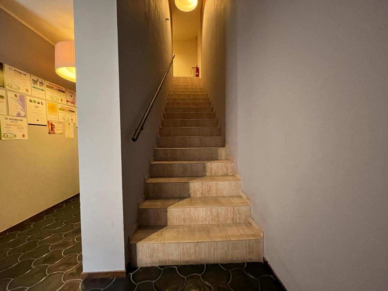 Nevinne Apartmany Kolin Exterior photo