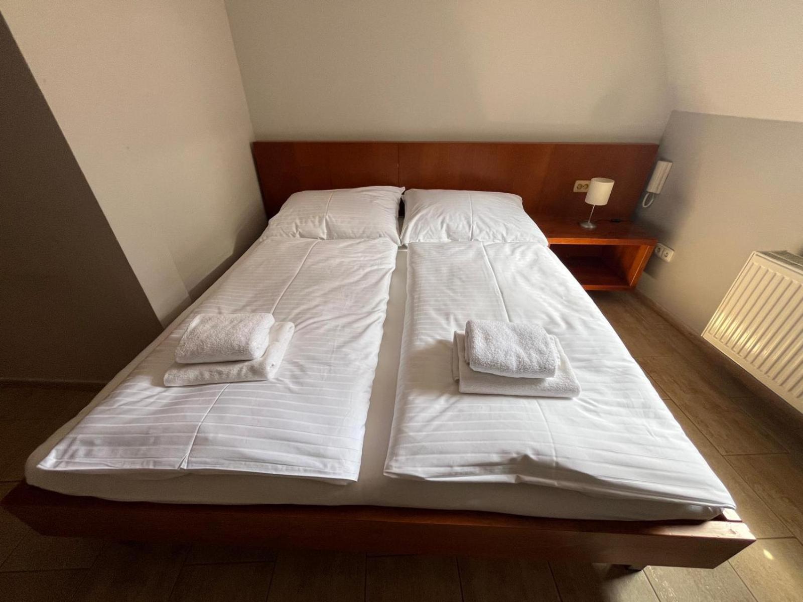 Nevinne Apartmany Kolin Exterior photo