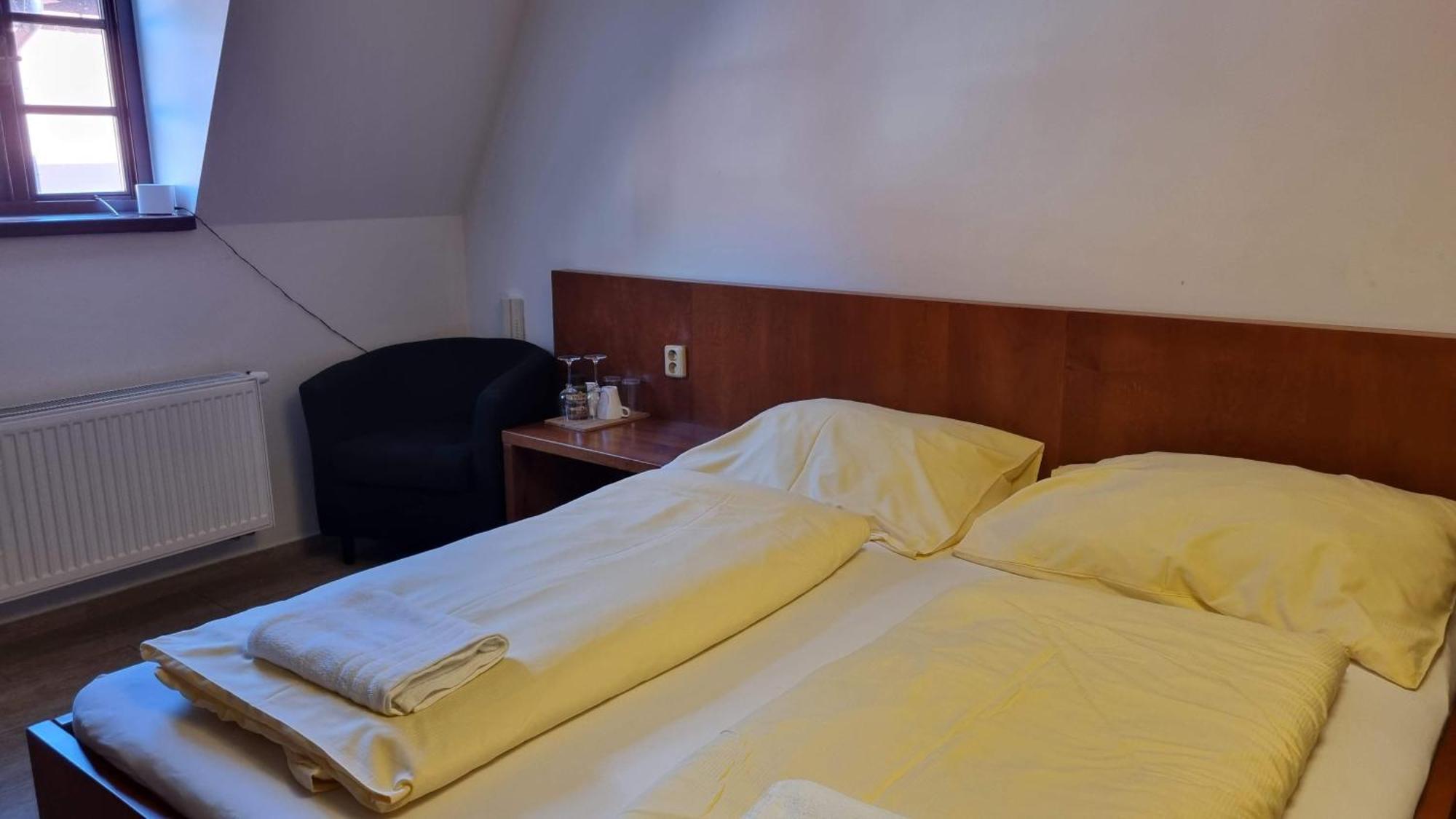 Nevinne Apartmany Kolin Exterior photo